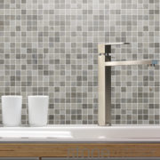 211.976.00000.001 _ kiwai taube_31.1×31.1_feinsteinzeug keramik platten_Mosaik_traube grau